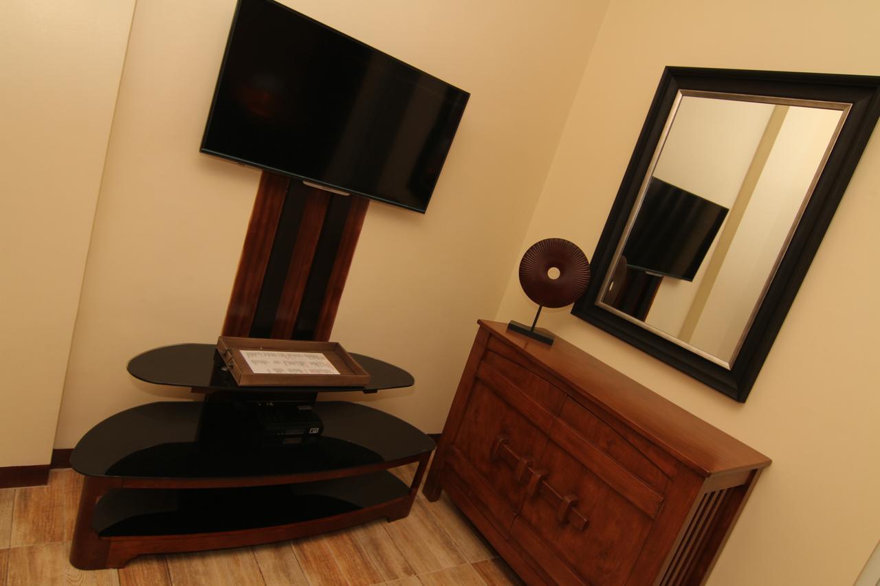 Charos Dormitel Hotel Dumaguete City Екстериор снимка