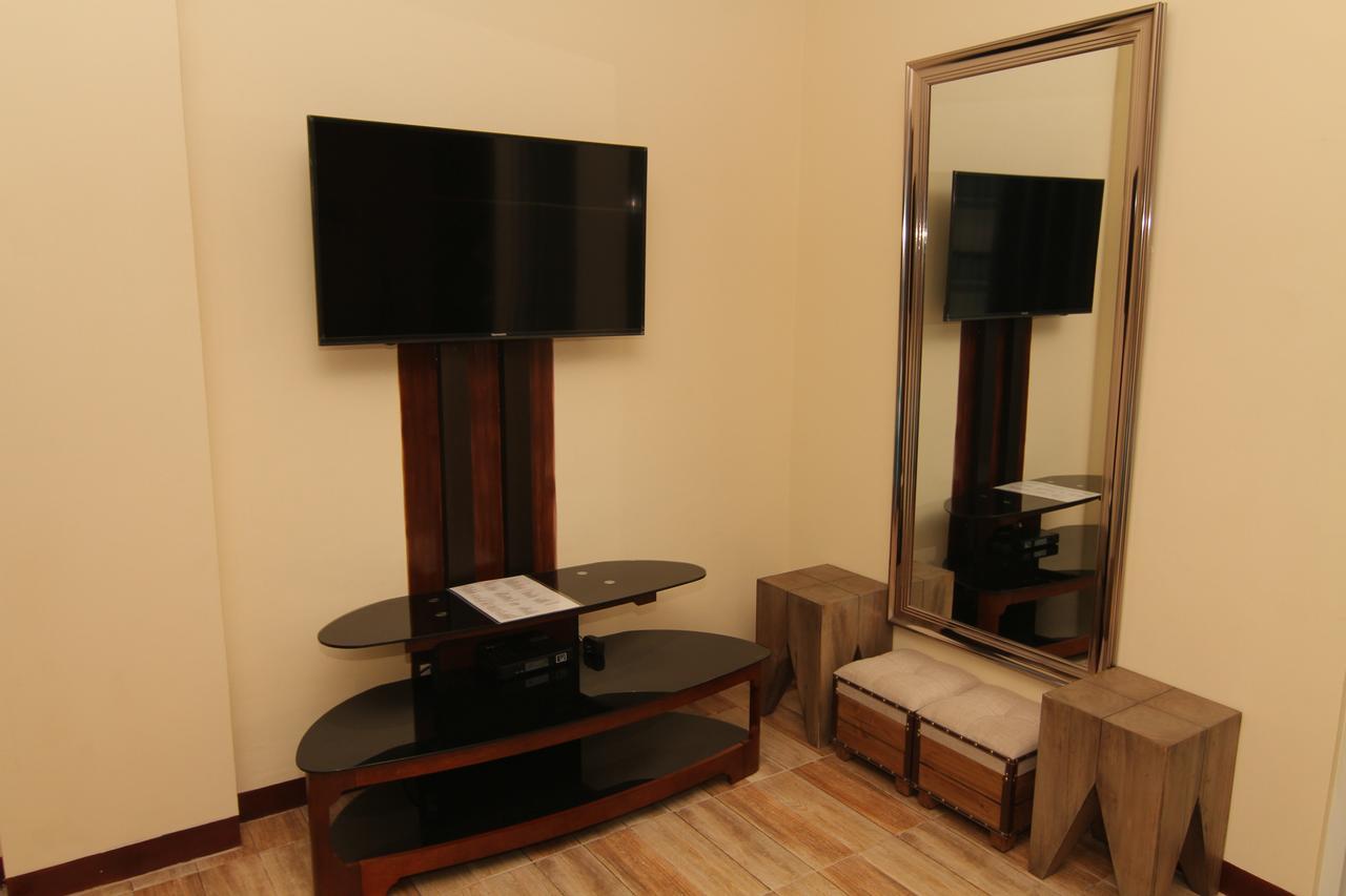 Charos Dormitel Hotel Dumaguete City Екстериор снимка