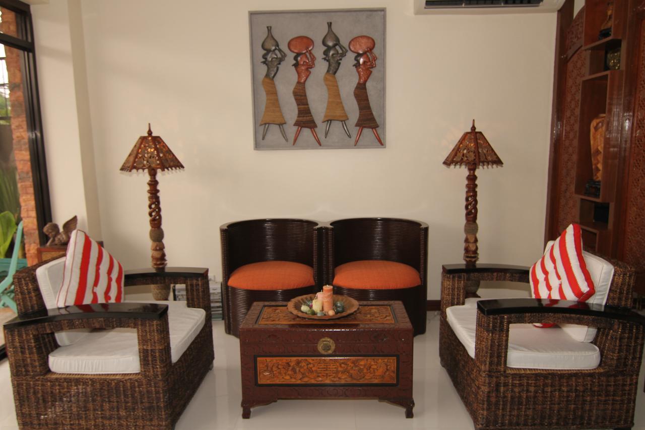 Charos Dormitel Hotel Dumaguete City Екстериор снимка