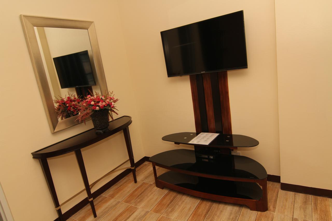Charos Dormitel Hotel Dumaguete City Екстериор снимка